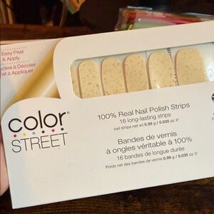 Color Street Piqued My Luminosity Nail Strips
